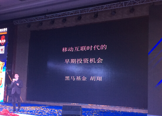 ���R�������