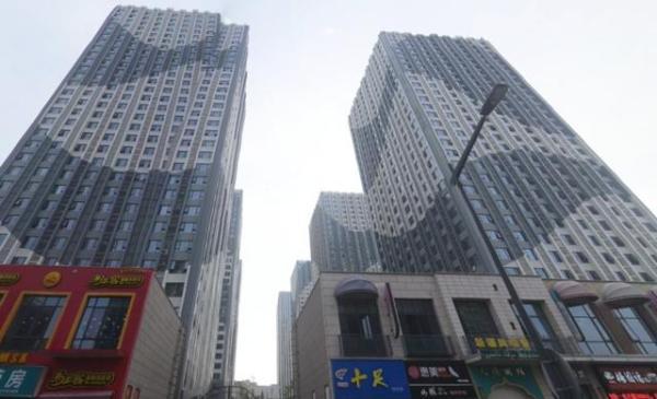 裝修發現70萬現金 天上掉“餡餅”誰也“不敢吃”