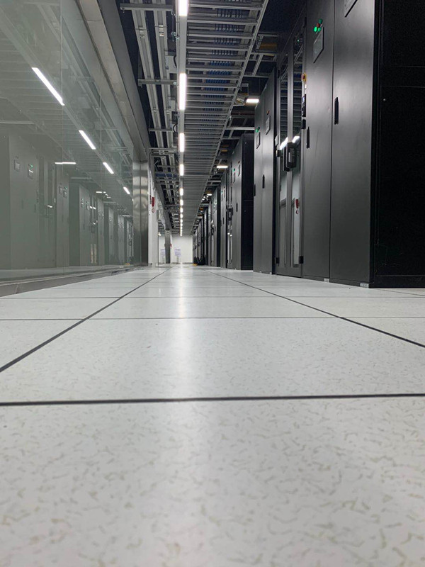 IDC電信機(jī)柜特價3600元/月 42U標(biāo)準(zhǔn)機(jī)柜/10ip/10A電/100M帶寬